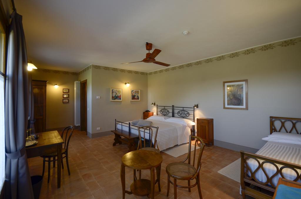 Podere Carceroni Poggi del Sasso Zimmer foto